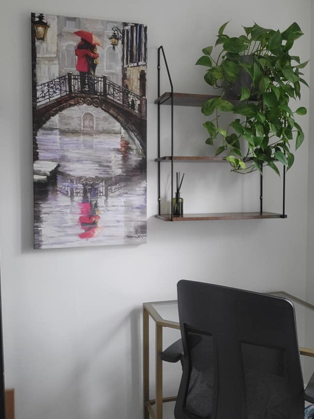 Beautiful Modern Bedroom, Unique Location! Main Photo