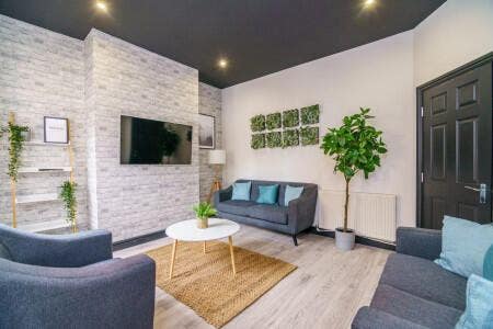 Stunning Student House Share. Available July 2026 Main Photo