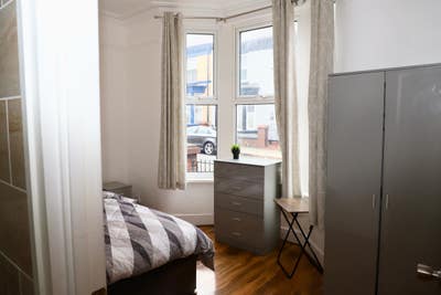 ⭐️ Stunning Double Bed Room⭐️ Main Photo