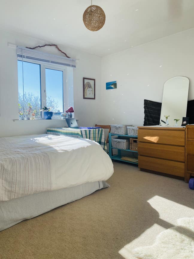 Quiet respectful person sought for Seaside home Main Photo