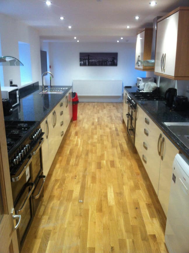 2 Pro Rooms Available &pound;400 PCM each (All Inc.) Main Photo