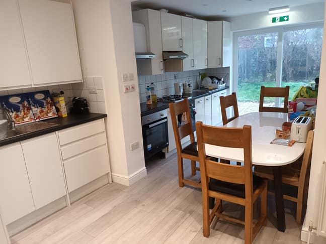 Lovely room. Bills included  Main Photo