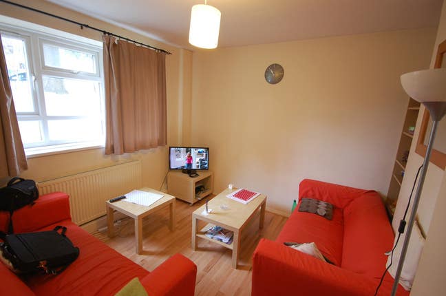 Double Room in Refurbished House in 720 Main Photo