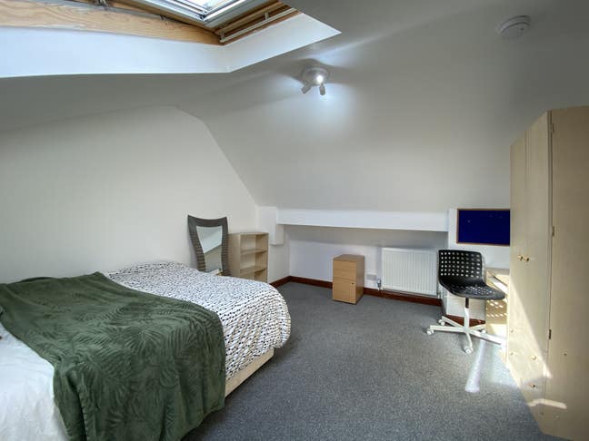 Ground Floor  Room in Sherwood  Main Photo