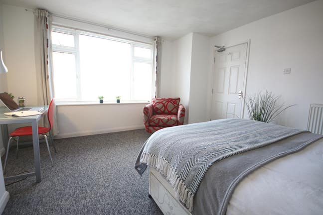 Double room 12 mins walk to County Hospital Main Photo