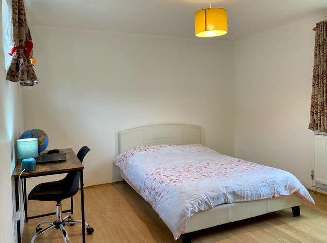 A Furnished Double Bedroom Near Girton College Main Photo