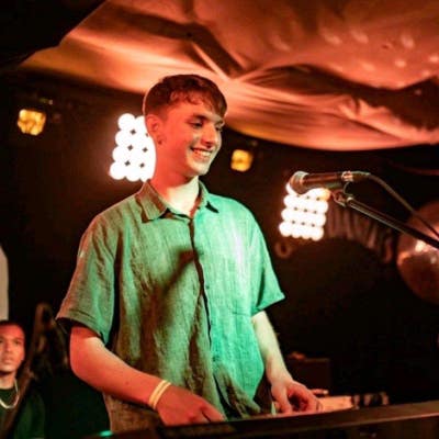 Student looking for House Share or buddy up Main Photo