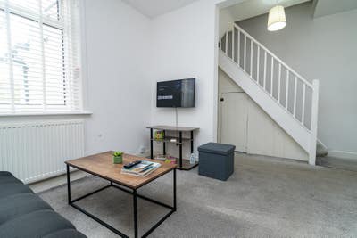 Beautiful 4 bedroom house for rent  Main Photo