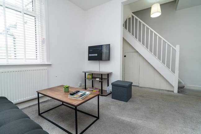 Beautiful 4 bedroom house for rent  Main Photo