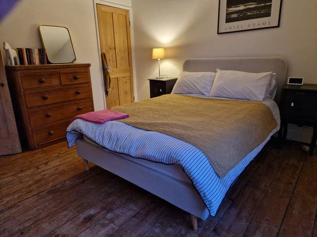 Lovely double room in Golden Triangle (available  Main Photo
