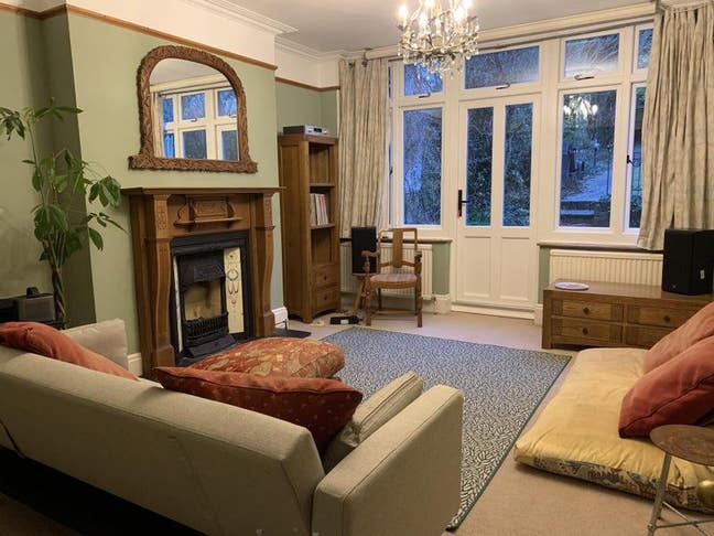  Two bright and beautiful rooms to yourself  Main Photo