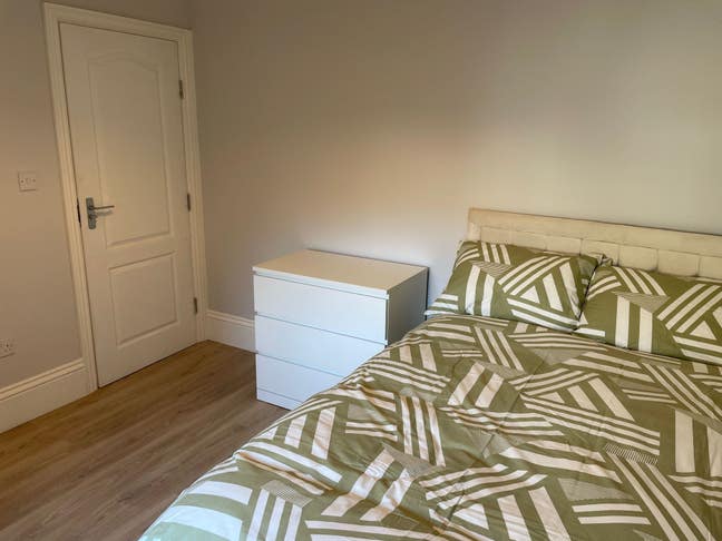 ☑️Large Double Room 💥Newly refurbished 🌟 Main Photo