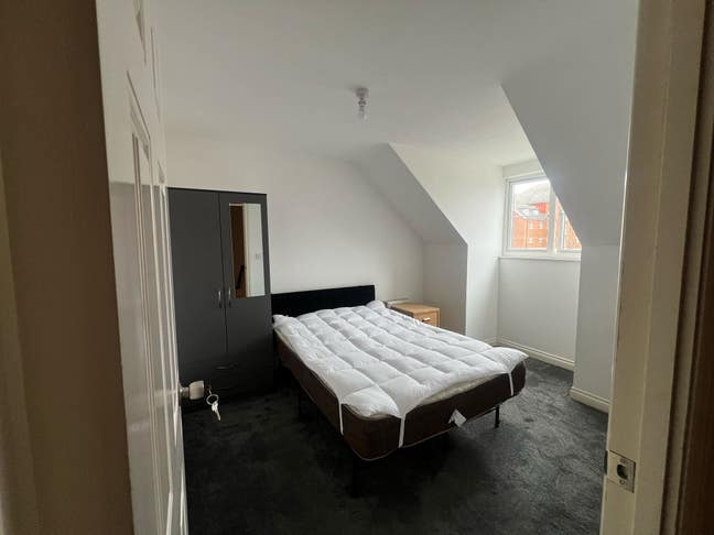 SIngle Room Near Hospital & Towncentre Main Photo