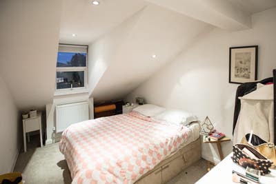 Lovely Double Room 7 mins to Brixton Station Main Photo