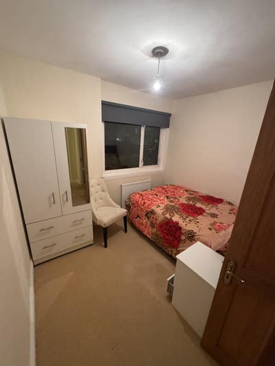  Looking  for  Female  Housemates  easy  going .  Main Photo