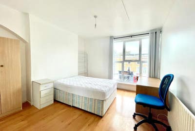 3 bed in Caledonian Road, Islington, London, N1 Main Photo