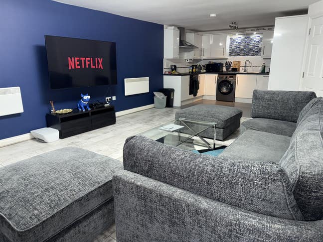 Single Bedroom in Modern Town Centre Flat Main Photo