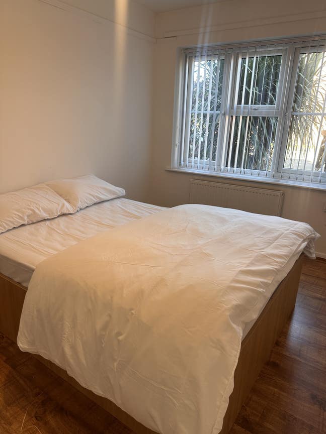 Double room near Heathrow Main Photo