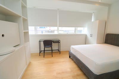 🌟Luxury Rooms - Coolest Building In North West🌟 Main Photo