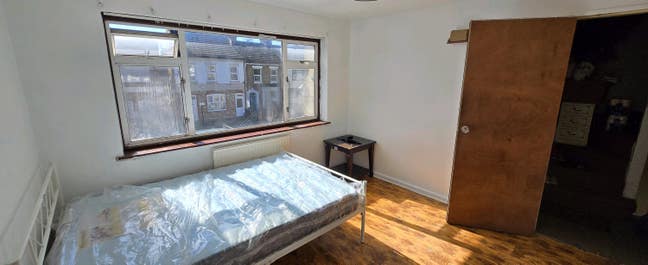  Room Available in E11 – All Bills Included!  Main Photo