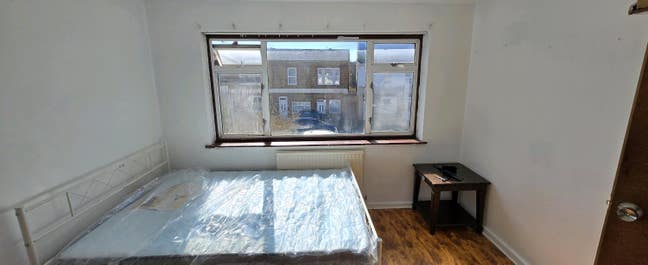 🏡 Spacious Furnished Rooms in E11 – All Bills Inc Main Photo