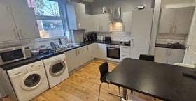 Rooms to Let Headingley July 25 Bills Included Main Photo