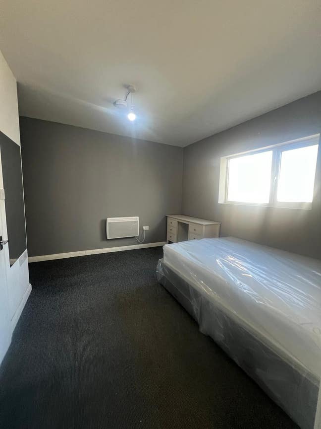  Studio  room  in  Luton  LU4 Main Photo