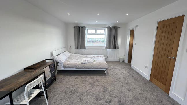 Lovely Rooms / En-suite (Bills Inclusive) Main Photo