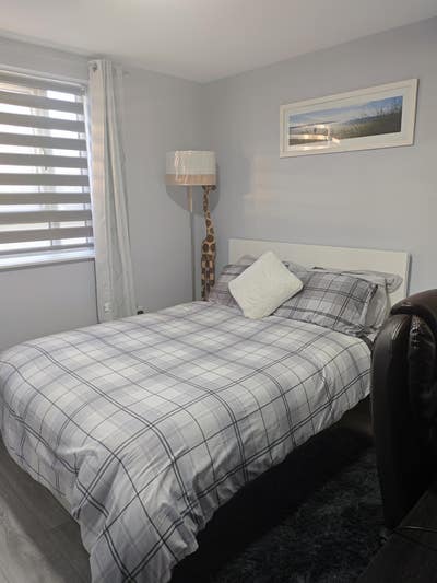 Lovely spacious double bedroom with own bathroom Main Photo