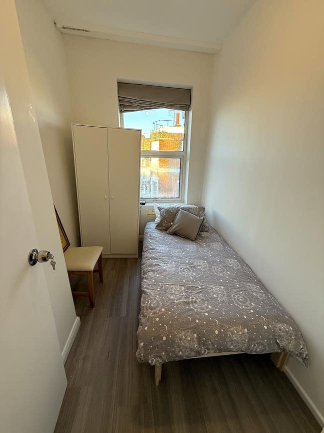 Lovely Small Bedroom Room In Fulham  Main Photo
