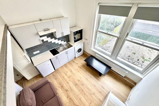 Studio in Camden Road, Camden, London, N7 Main Photo