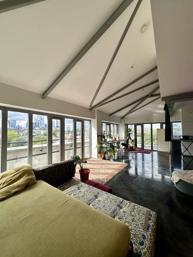 SUBLET  Double Room balcony in Penthouse Warehouse Main Photo