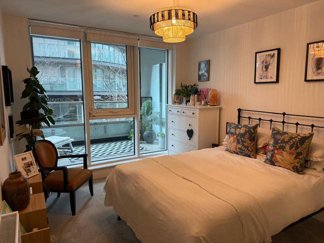 Gorgeous spacious double bedroom in Battersea SW11 Main Photo