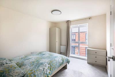 Double Bed Room with Bathroom Near Cambridge Main Photo