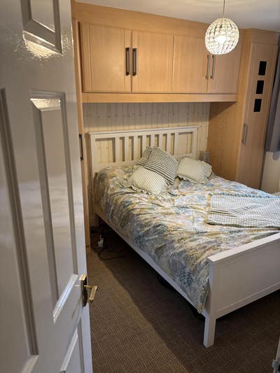 Double bedroom with bathroom Main Photo