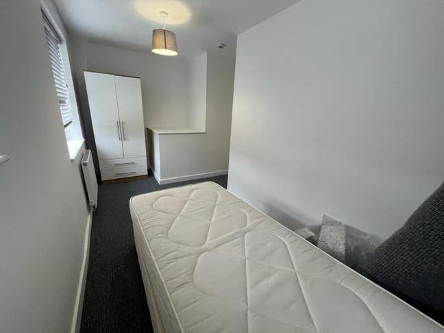 All Bills Included - Double Room Available Now! Main Photo