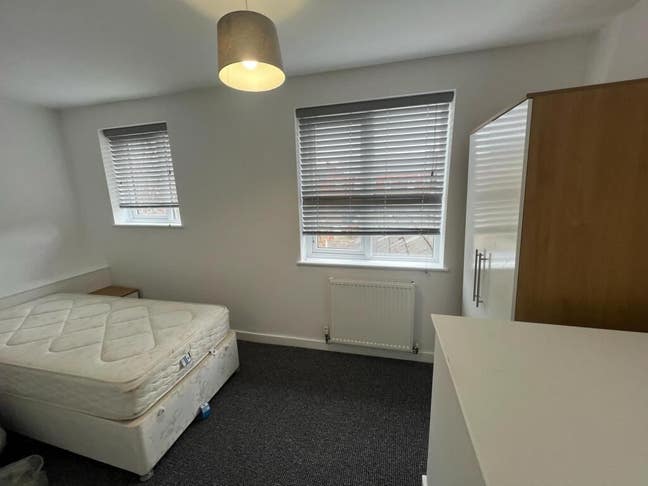 Double Room to Rent - Available Now Main Photo