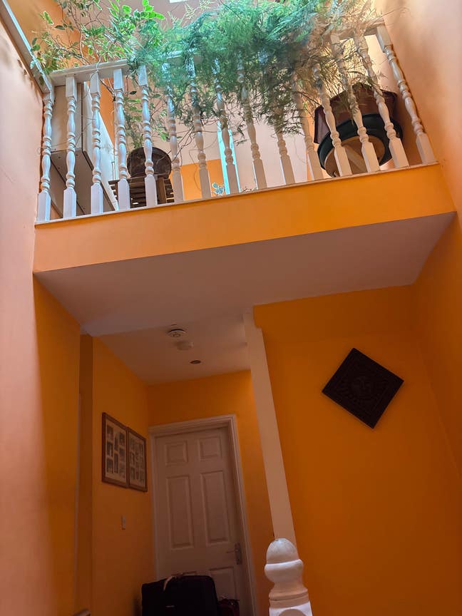 Loft studio open plan flat  Main Photo