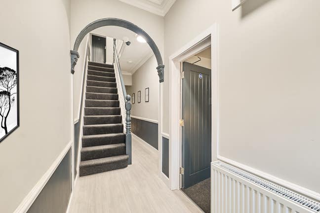Lovely Modern Studio Near Hospital A500 & Bet 365 Main Photo