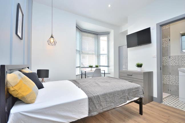 En-suite room Main Photo