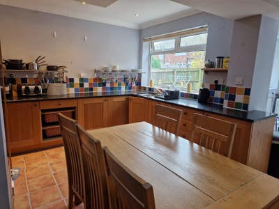 Beautiful Double Room in Gosforth  Main Photo