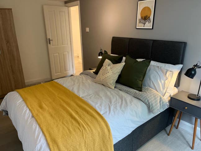 🏡🚨Room Next to Football Club-Couples🏡🚨12Mc Main Photo