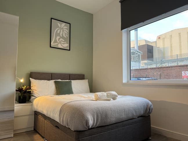 Stunning Brand New 6-Bedroom All-Ensuite  Main Photo