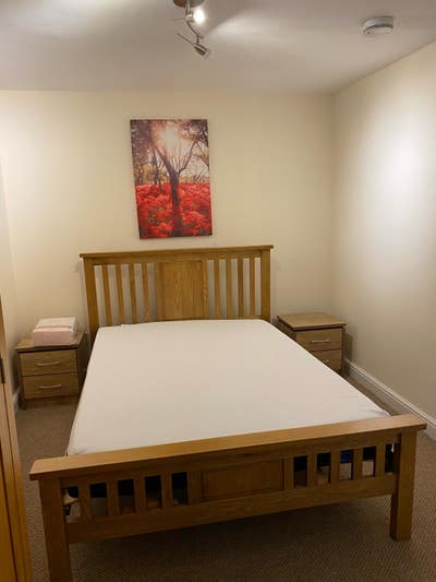 A large room with en-suite all bills included  Main Photo