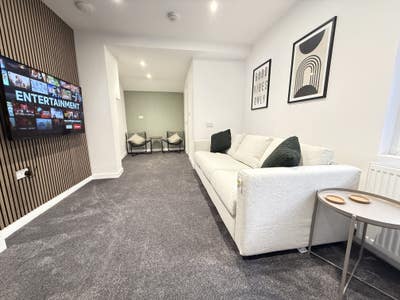 🏠 New Luxury Rooms with Private En-Suite Bathrooms Main Photo