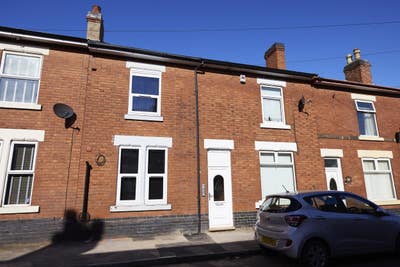 A Refurbished Beautiful and Modern House Share Main Photo