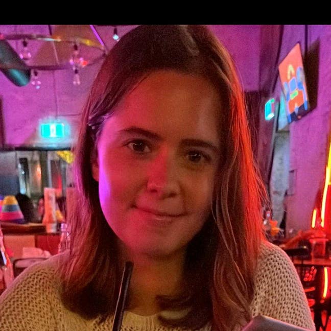 The one where I find a social house🛋️ Main Photo