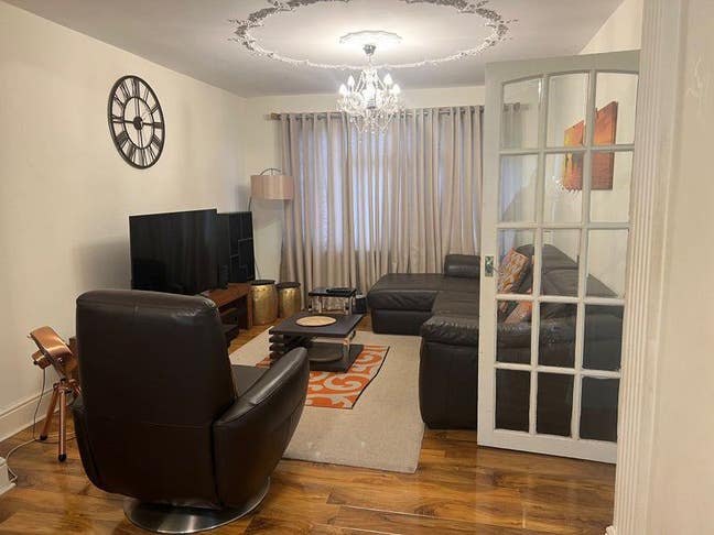 Room available in sharing house in Mitcham. Main Photo