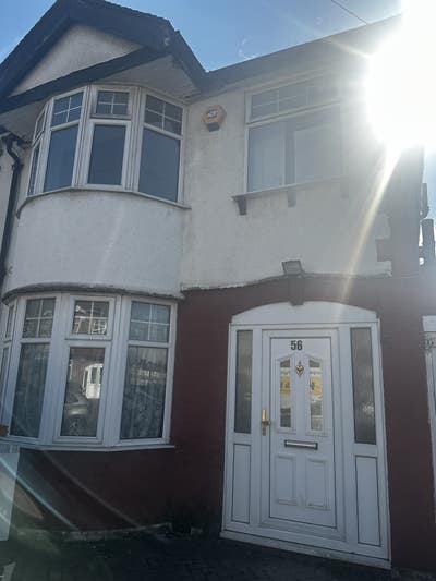 Loft double en-suite@&pound;900 bills & Wi-fi included Main Photo