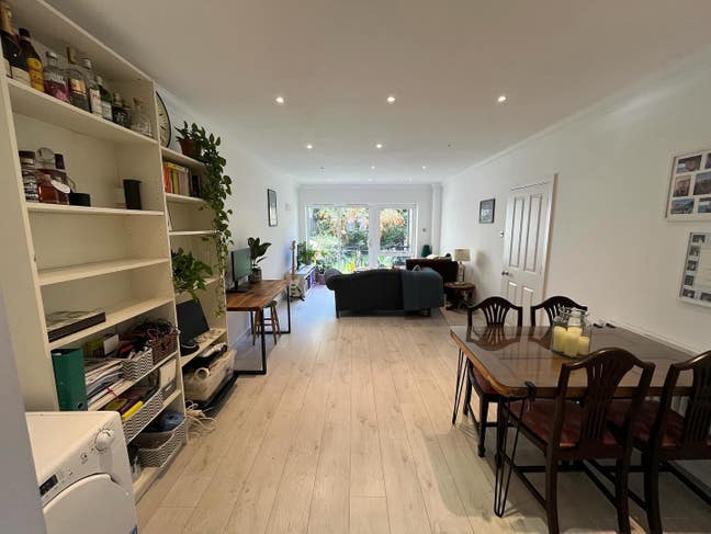 1 bed  &pound;1400pcm Shoreditch.  Main Photo